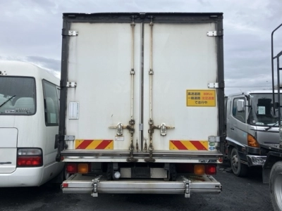ISUZU FORWARD