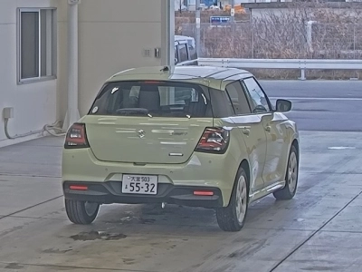 SUZUKI SWIFT