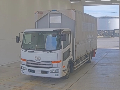 NISSAN UD