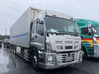 ISUZU GIGA