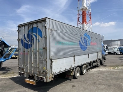 ISUZU GIGA
