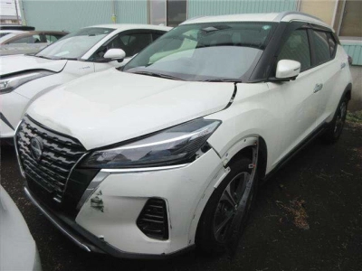 NISSAN KICKS