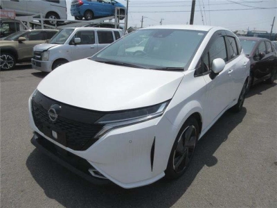 NISSAN AURA