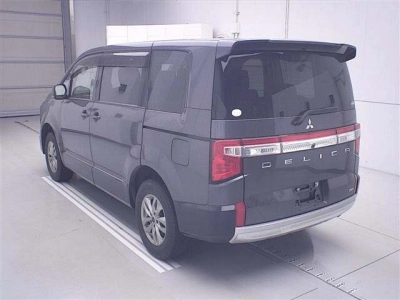 MITSUBISHI DELICA D:5