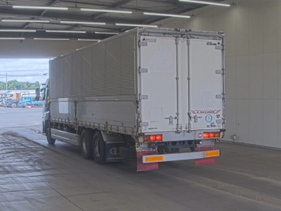 NISSAN DIESEL (UD) QUON