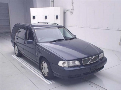 VOLVO V70