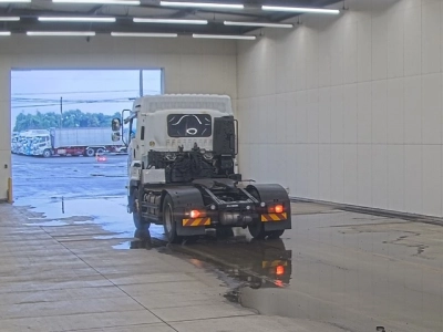 ISUZU GIGA