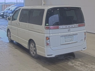 NISSAN ELGRAND