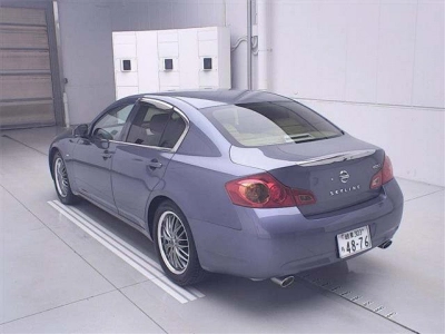 NISSAN SKYLINE