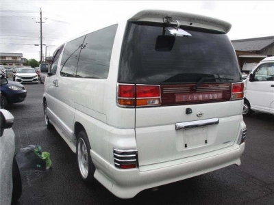 NISSAN ELGRAND