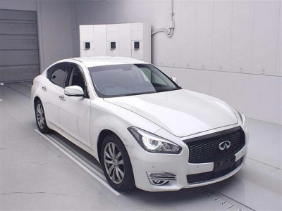 NISSAN FUGA