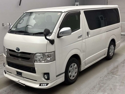 TOYOTA HIACE VAN