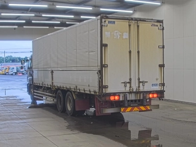 ISUZU GIGA