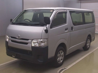 TOYOTA REGIUS VAN