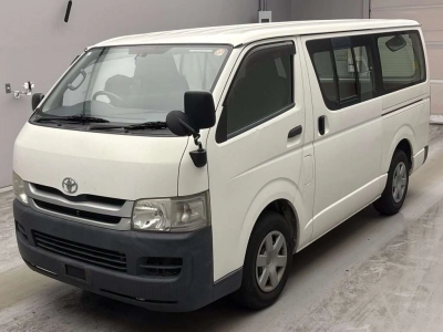 TOYOTA REGIUS VAN