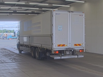 ISUZU GIGA