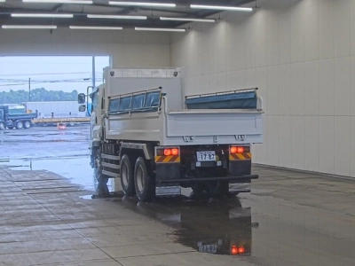 ISUZU GIGA