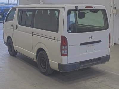 TOYOTA REGIUS ACE