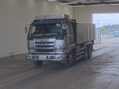 NISSAN UD