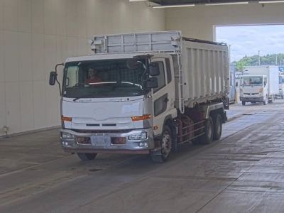 NISSAN UD