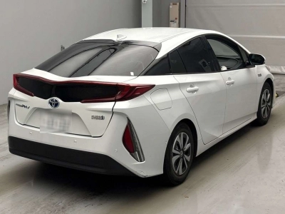 TOYOTA PRIUS PHV