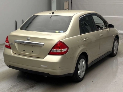 NISSAN TIIDA LATIO