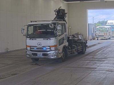 NISSAN UD