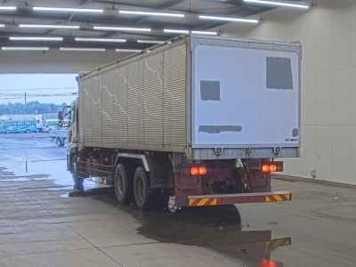 NISSAN DIESEL (UD) QUON