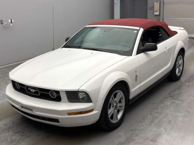 FORD MUSTANG