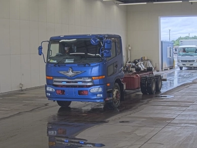 NISSAN UD