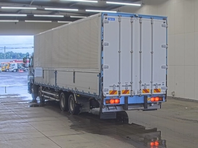 ISUZU GIGA