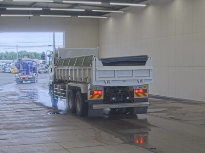 ISUZU GIGA
