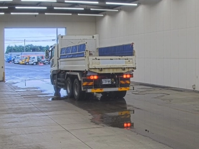 MITSUBISHI FUSO SUPER GREAT