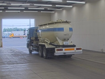 ISUZU GIGA