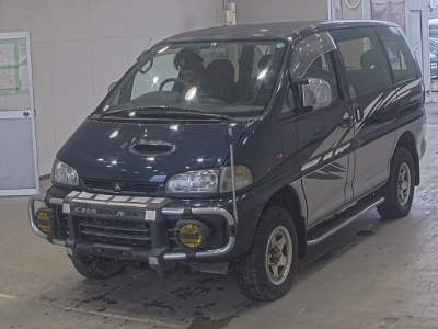 MITSUBISHI DELICA WAGON