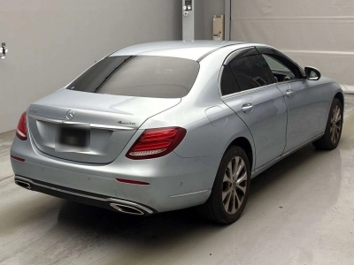 MERCEDES BENZ E CLASS