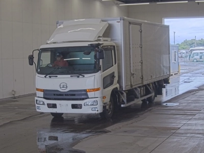NISSAN UD