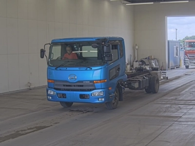 NISSAN UD
