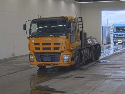 ISUZU GIGA