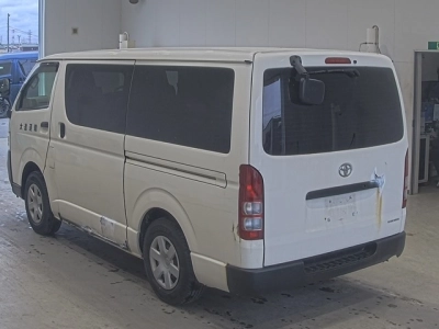 TOYOTA REGIUS ACE