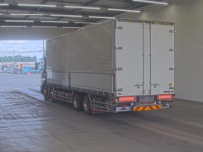 NISSAN DIESEL (UD) QUON