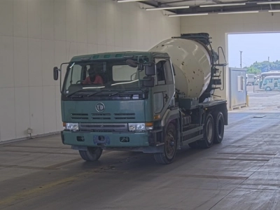 NISSAN UD