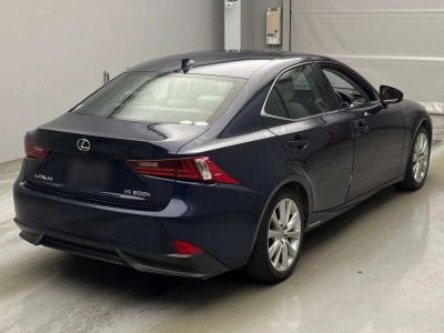LEXUS IS