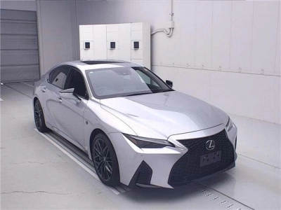 LEXUS IS