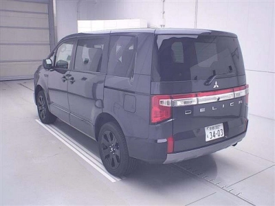 MITSUBISHI DELICA D:5