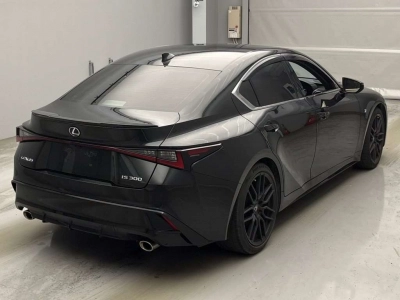 LEXUS IS