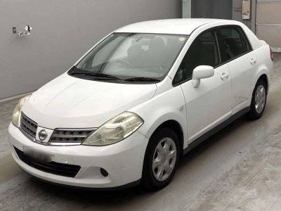 NISSAN TIIDA LATIO