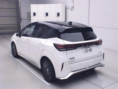NISSAN AURA