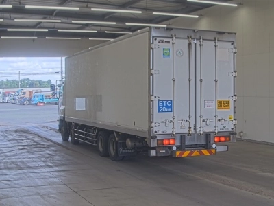 ISUZU GIGA