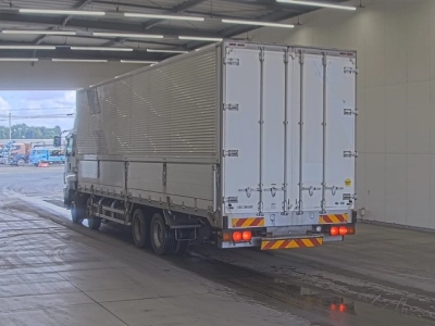 ISUZU GIGA